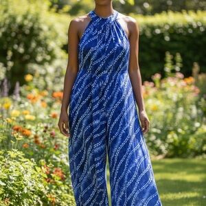 Halter-Neck Wide-Leg Jumpsuit in Blue Wave Print

OR TRAD 1 0326